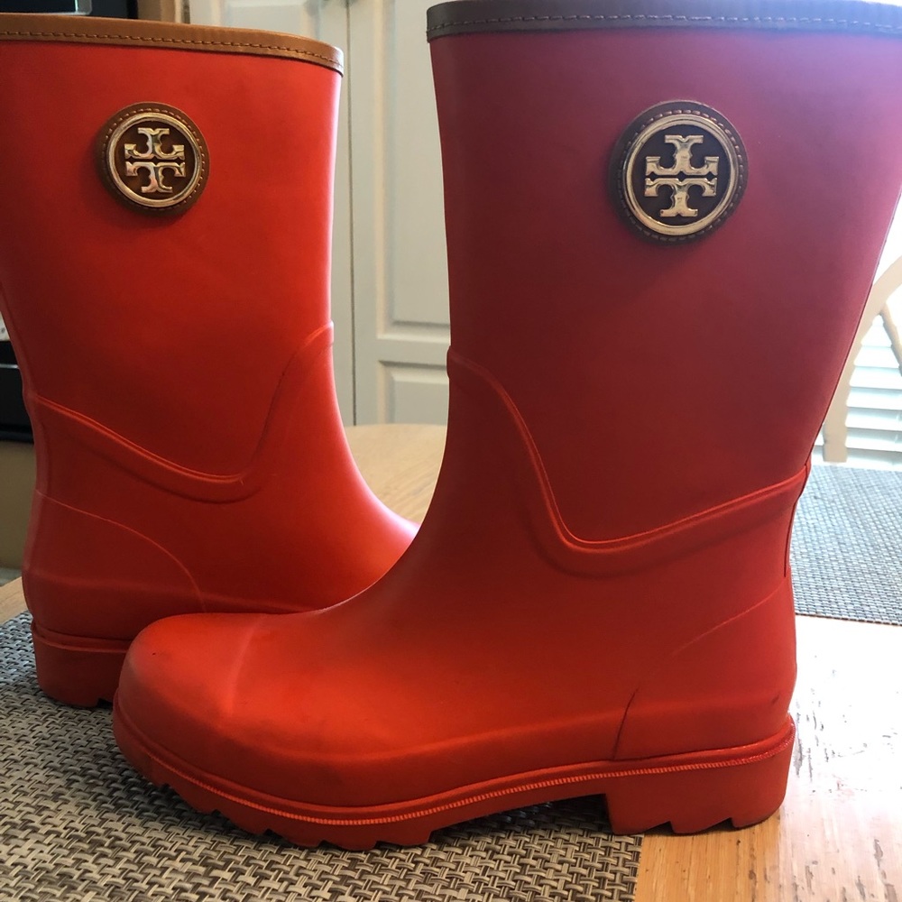 Tory Burch rain boots / size 8